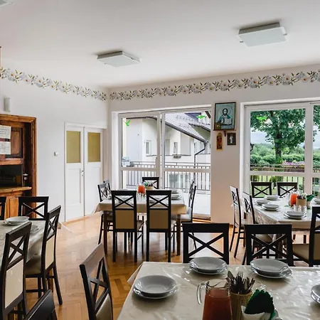 Dom Sw. Stefana شقة فندقية يلينيا غورا