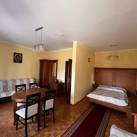 شقة فندقية Dom Sw. Stefana *