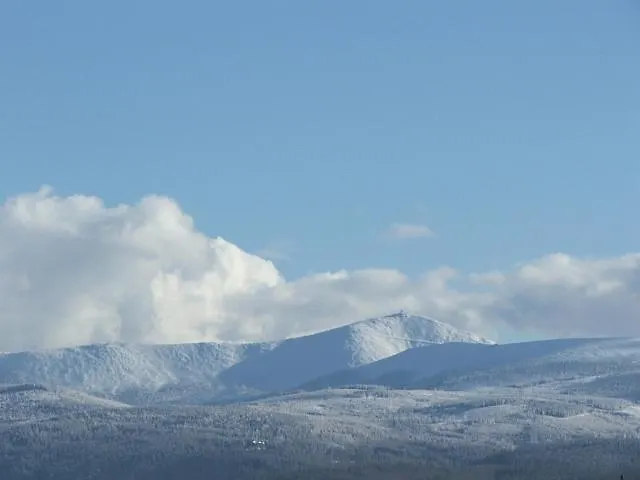 Dom Sw. Stefana 아파트호텔 옐레니아구라