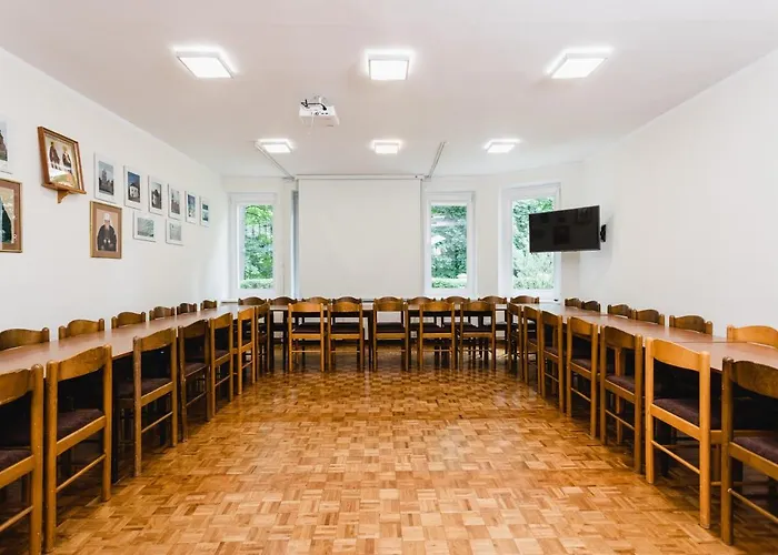 Dom Sw. Stefana 아파트호텔 옐레니아구라